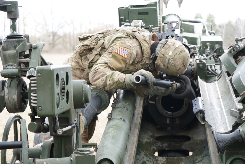 2CR’s FA Squadron howitzer air raid ascends