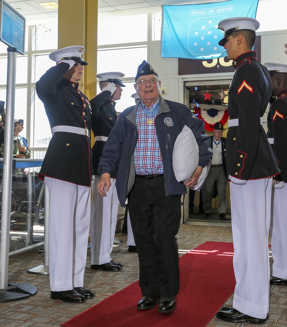 Annual Medal of Honor, Honor Flight at Ronald Reagan National Airport