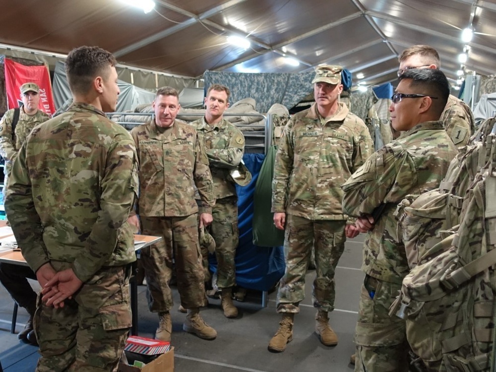 Col. Patrick Michaelis visits the 1-5 FA