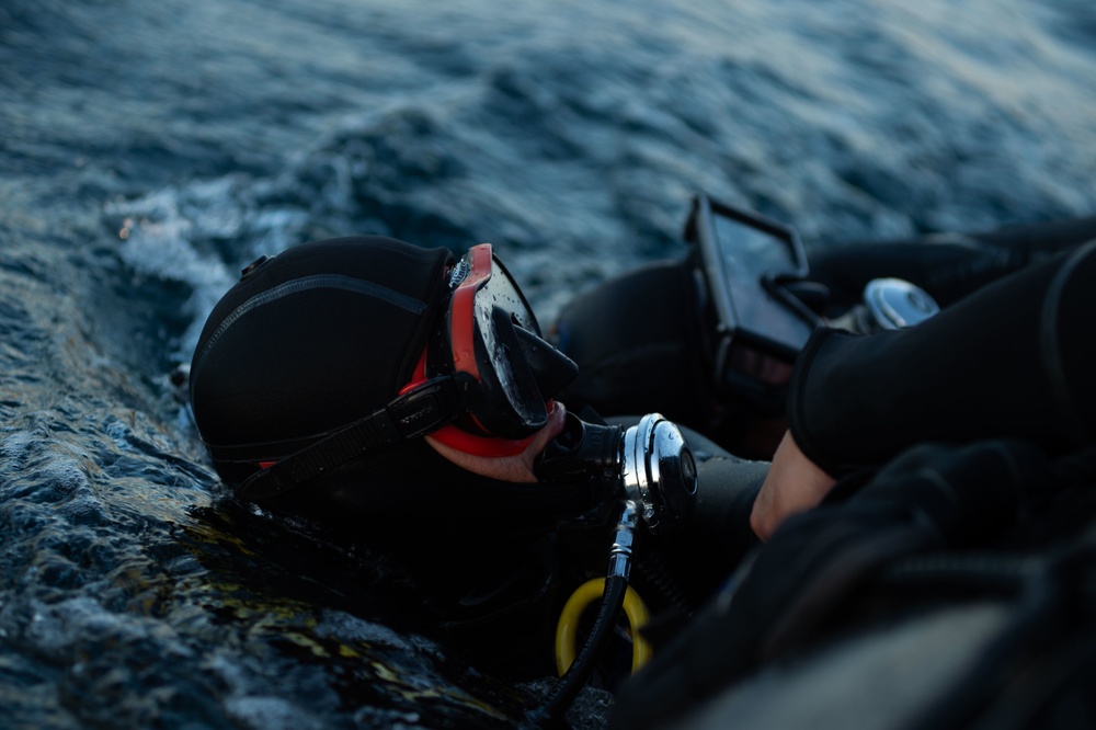 UCT-2 conducts scuba dive Pacific Blitz 2019