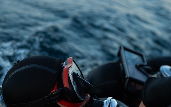 UCT-2 conducts scuba dive Pacific Blitz 2019