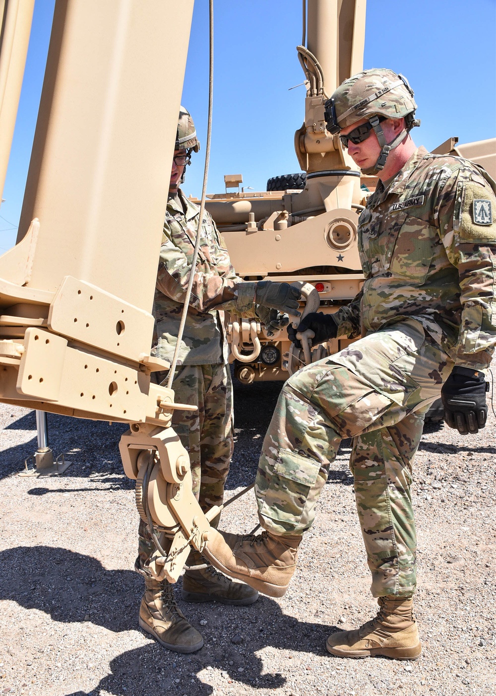 Transporting lethality - New crane increases readiness