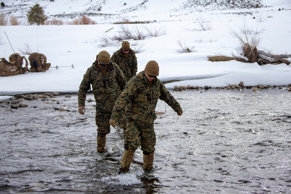 3rd Marine Regiment in route to set up VHF communication in Bridgeport