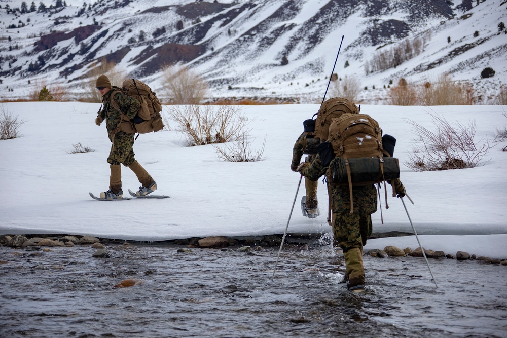 3rd Marine Regiment in route to set up VHF Communication in Bridgeport