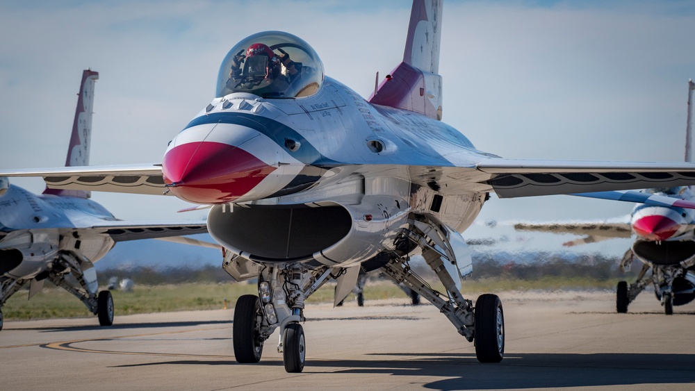 AF Thunderbirds visit DM