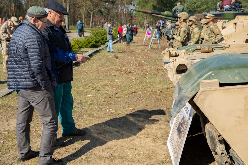 U.S. and Polish Soldiers honor 75th anniversary of the ‘Great Escape’