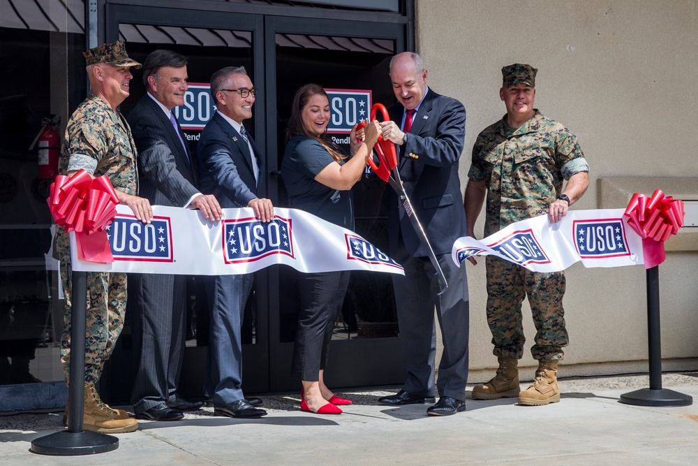 USO grand opening on Marine Corps Base Camp Pendleton