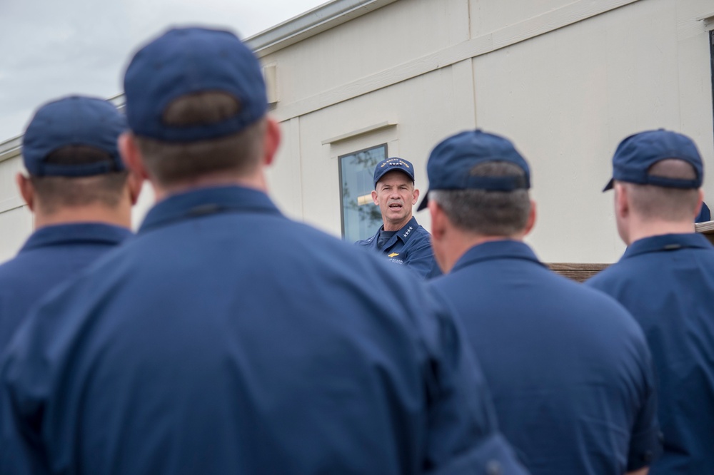 Coast Guard Vice Commandant visits OPC project resident office