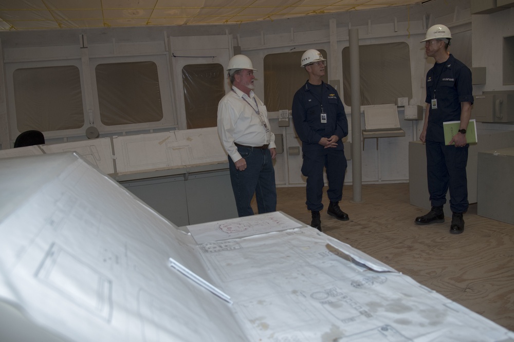 Coast Guard Vice Commandant visits OPC project resident office