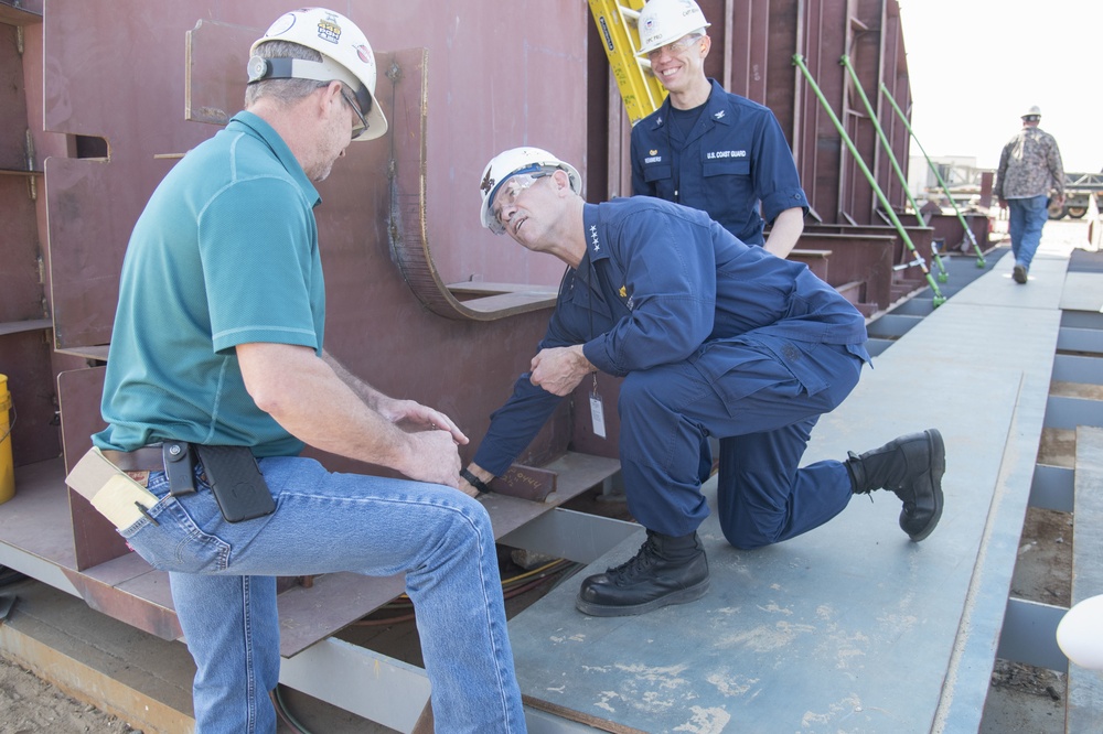 Coast Guard Vice Commandant visits OPC project resident office