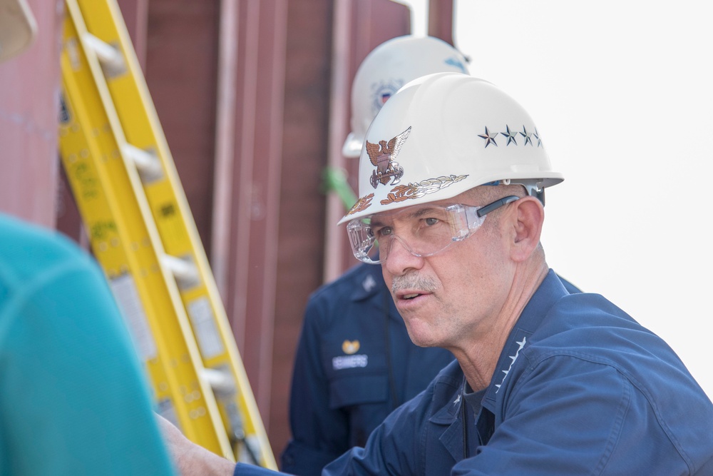 Coast Guard Vice Commandant visits OPC Project Resident Office