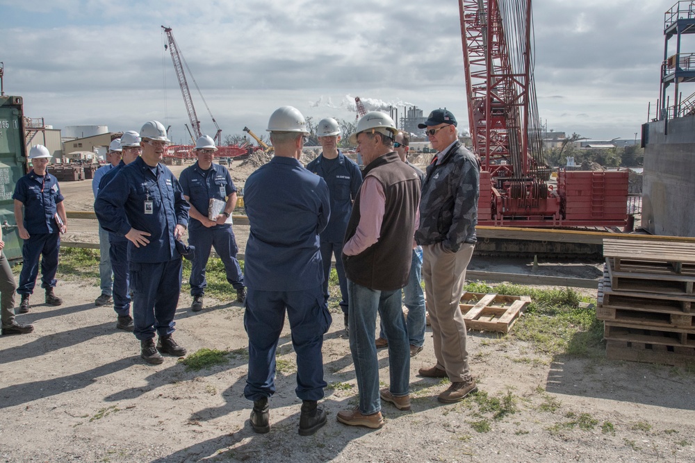 Coast Guard Vice Commandant visits OPC Project Resident Office