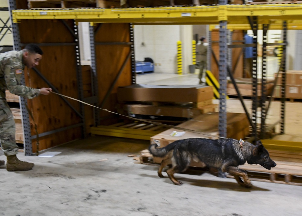 FBI brings explosive training to JBLE