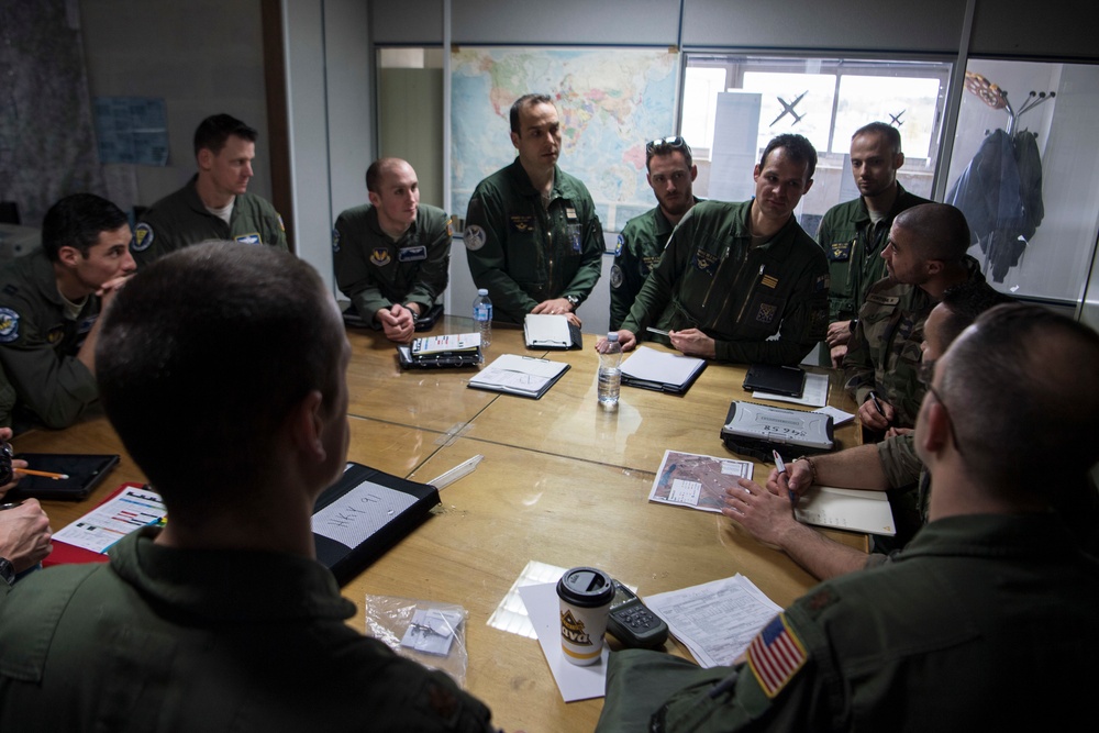 U.S., French Airmen build trust in the skies over France