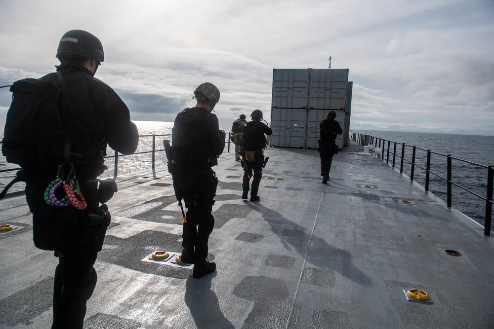 USS Harpers Ferry Conducts VBSS Training