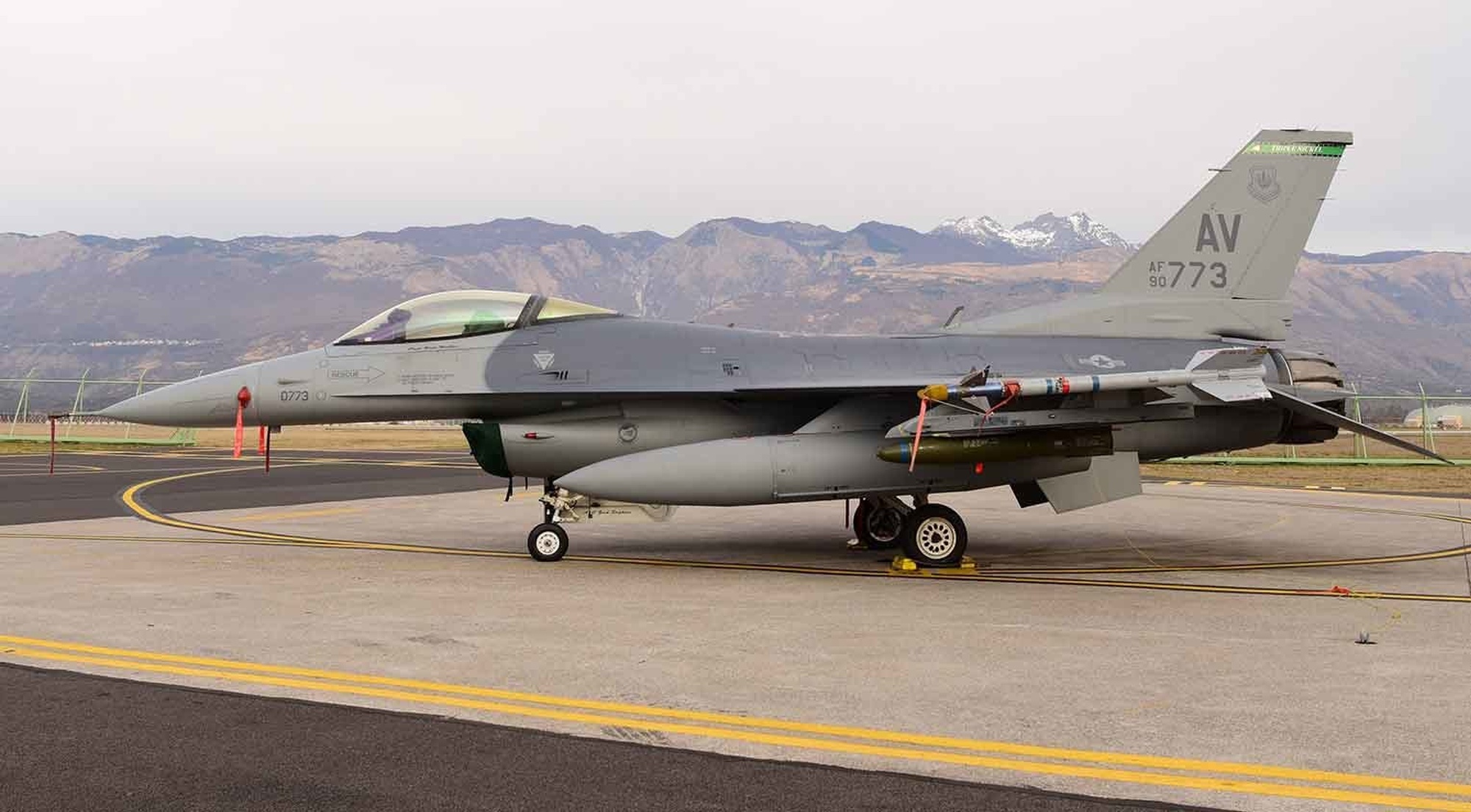 DVIDS - Images - A U.S. Air Force F-16 Fighting Falcon from