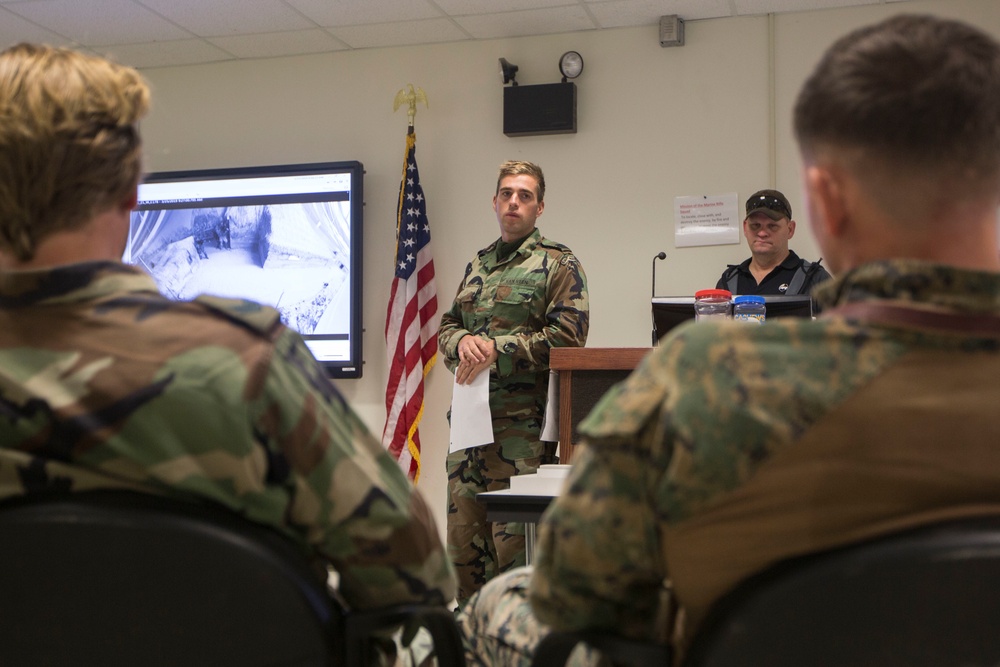 32nd Raiding Squadron and 2nd LE BN Conduct Dutch Bilateral Training