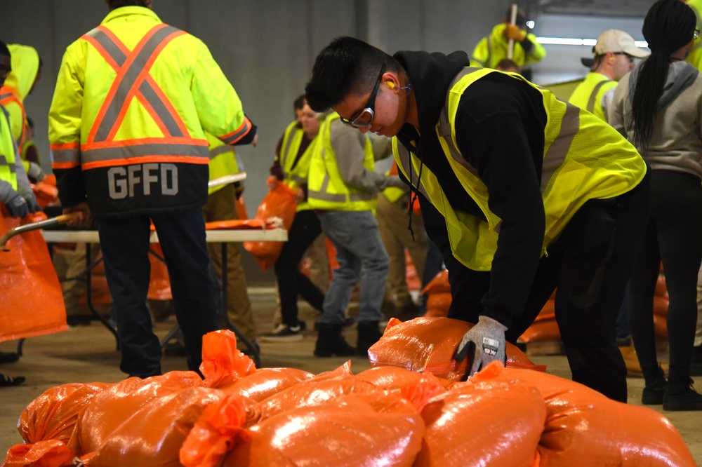 Grand Forks AFB members assist with flood preparation efforts