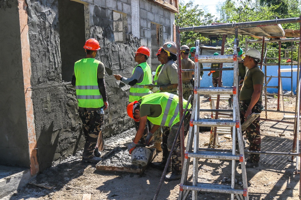 Balikatan 2019: Philippine Army, U.S. Navy continue construction in Tarlac, Philippines