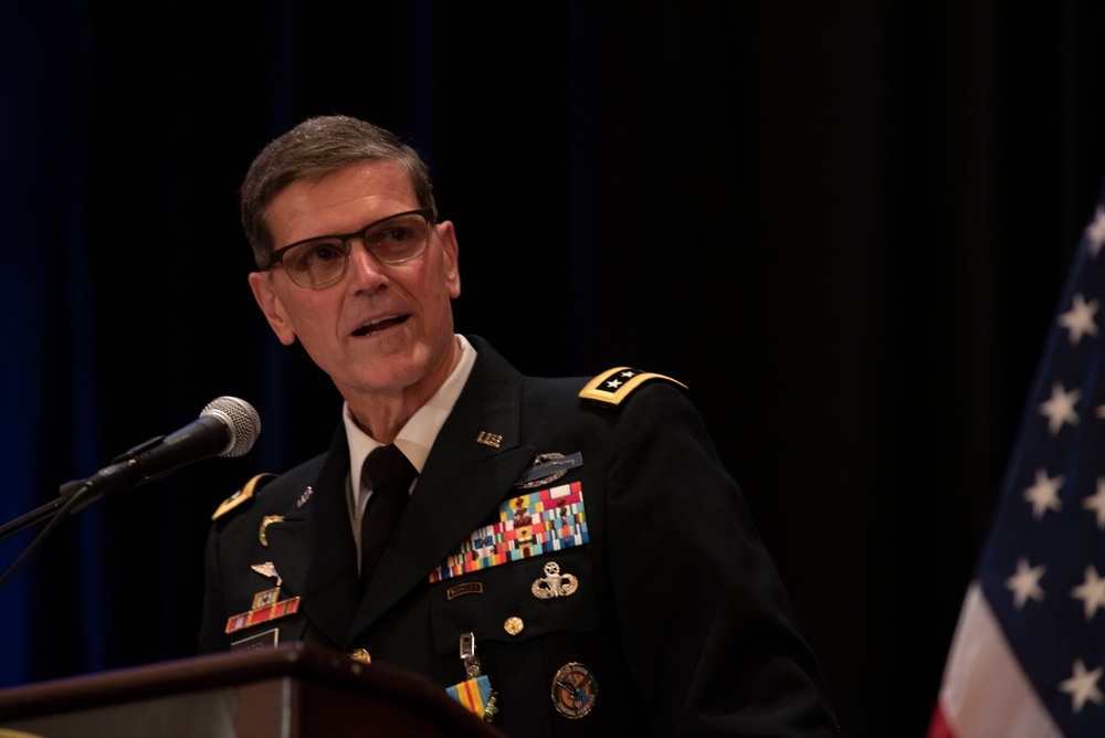 Votel Retires From Army After 39 Years of Service