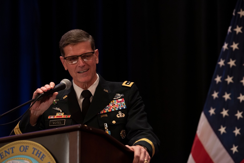 Votel Retires From Army After 39 Years of Service