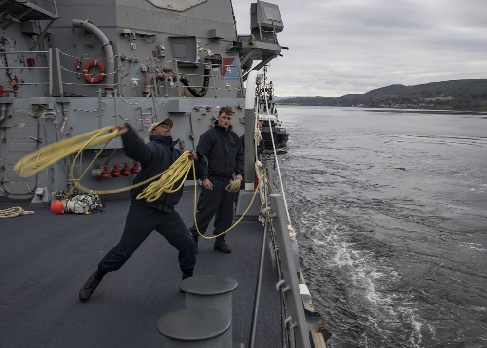 USS Carney (DDG 64)