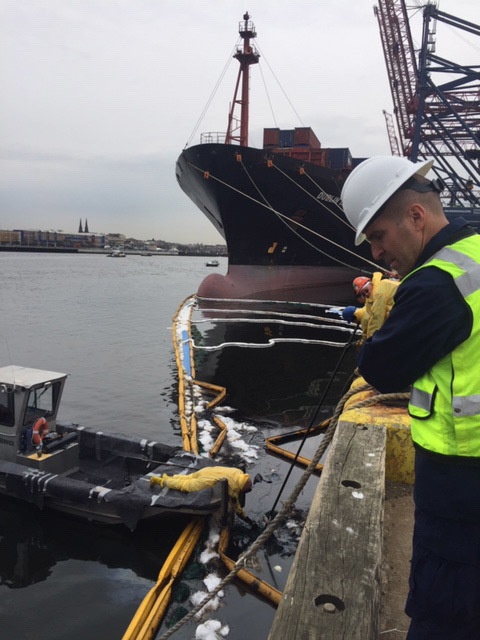 Unified Command continues oil spill response on Arthur Kill waterway