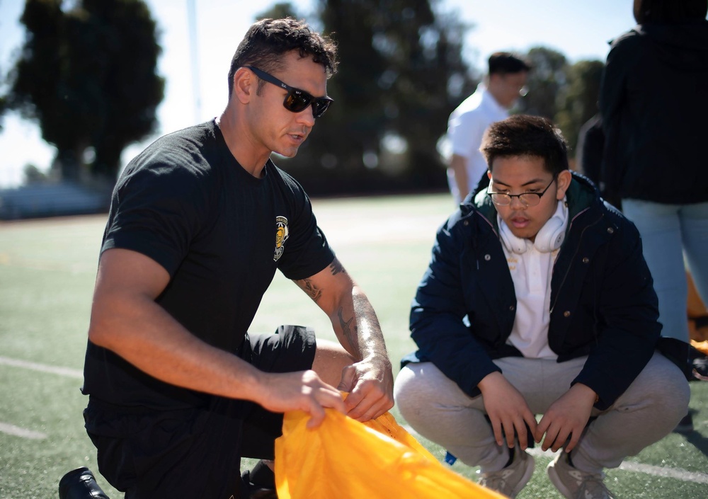 Golden Knights drop in at Vanden High School