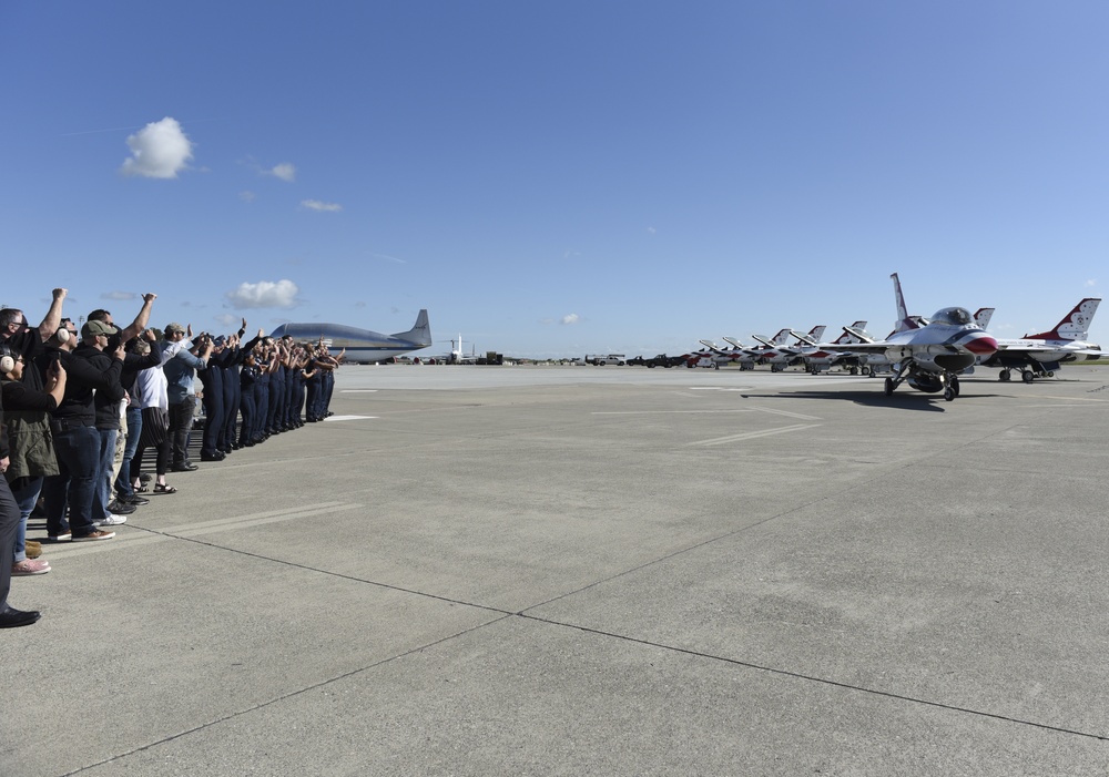 2019 &quot;Thunder Over the Bay&quot; Air Show