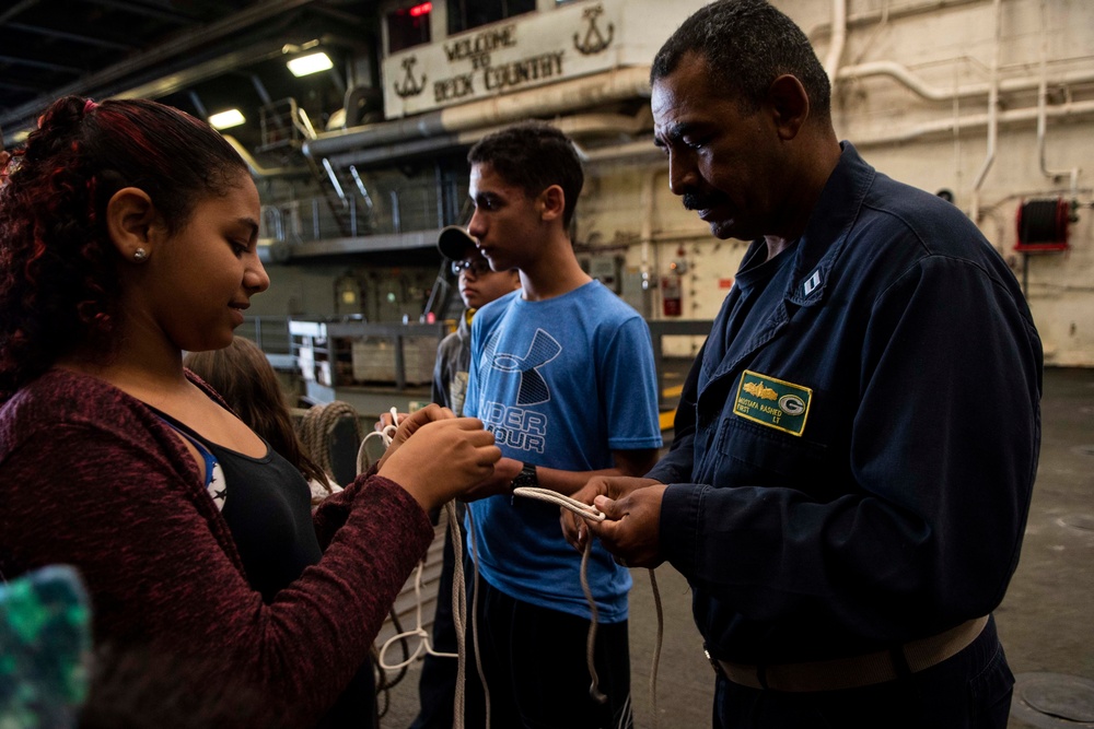 USS Green Bay Tiger Cruise Knot Tying
