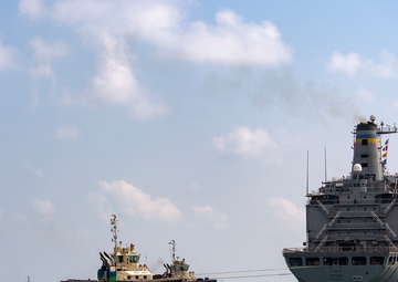 CTG 68.6 make waves while securing the Djibouti seas for USNS Tippecanoe