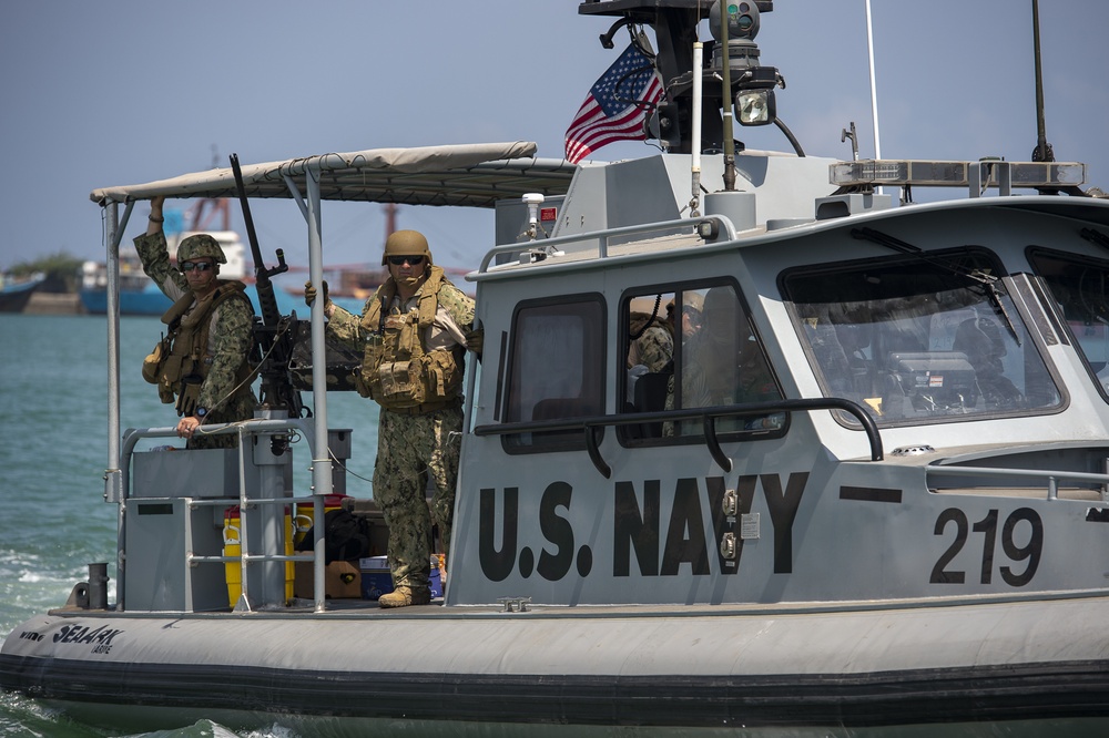 CTG 68.6 make waves while securing the Djibouti seas for USNS Tippecanoe