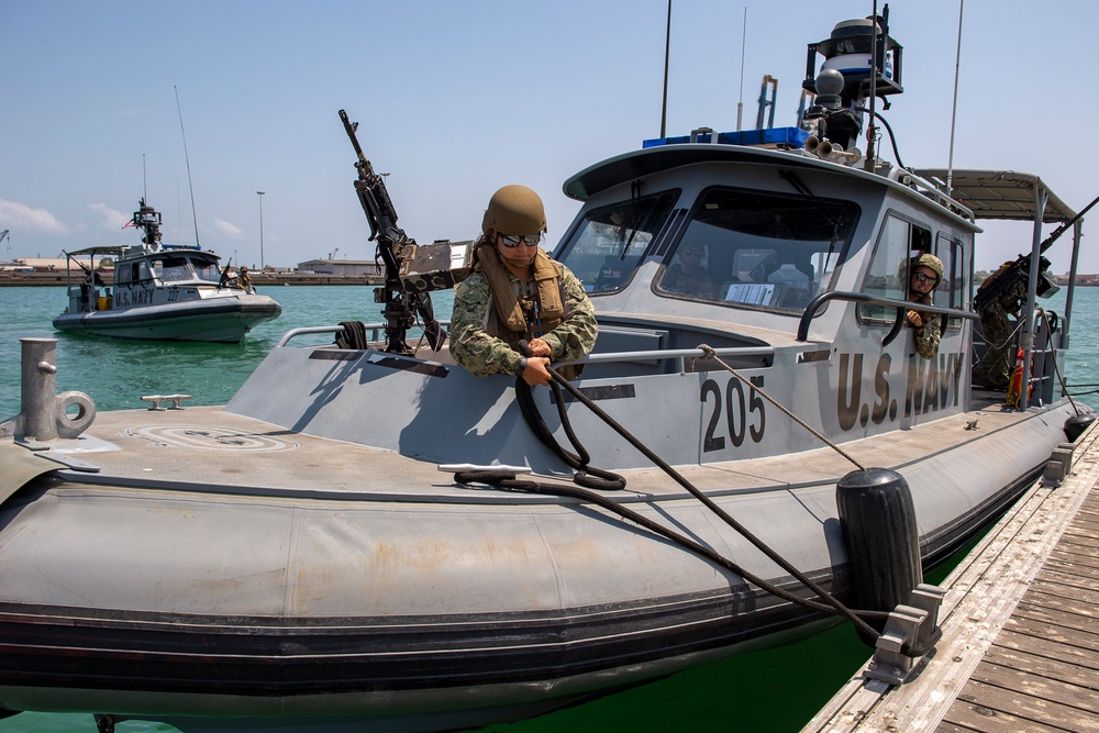 CTG 68.6 make waves while securing the Djibouti seas for USNS Tippecanoe