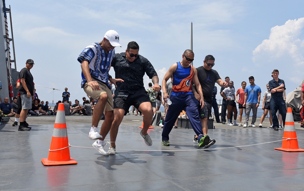 USS Blue Ridge holds steel beach picnic