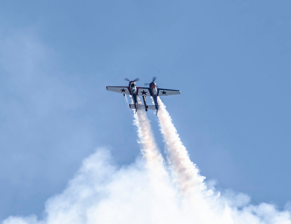 &quot;Thunder Over the Bay&quot; air show