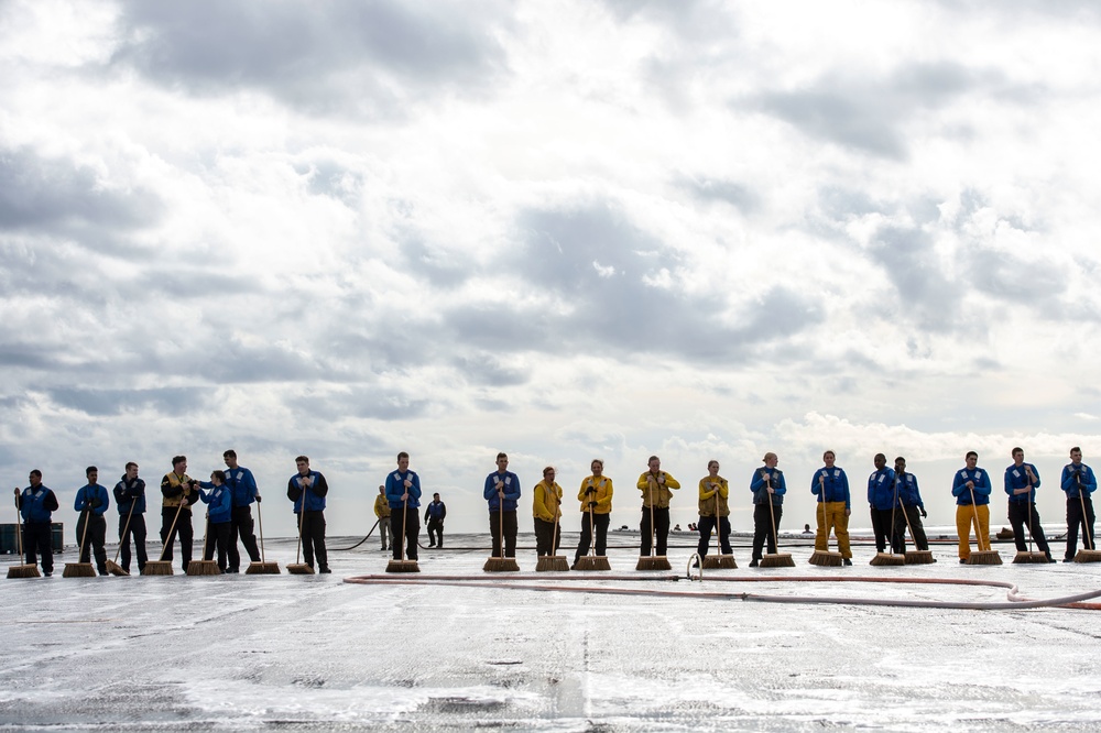 USS Dwight D. Eisenhower (CVN 69)