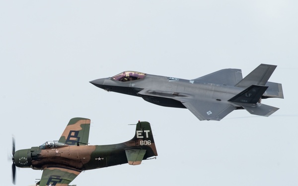 F-35 Demo Team premiers new demo during the Melbourne Air and Space Show