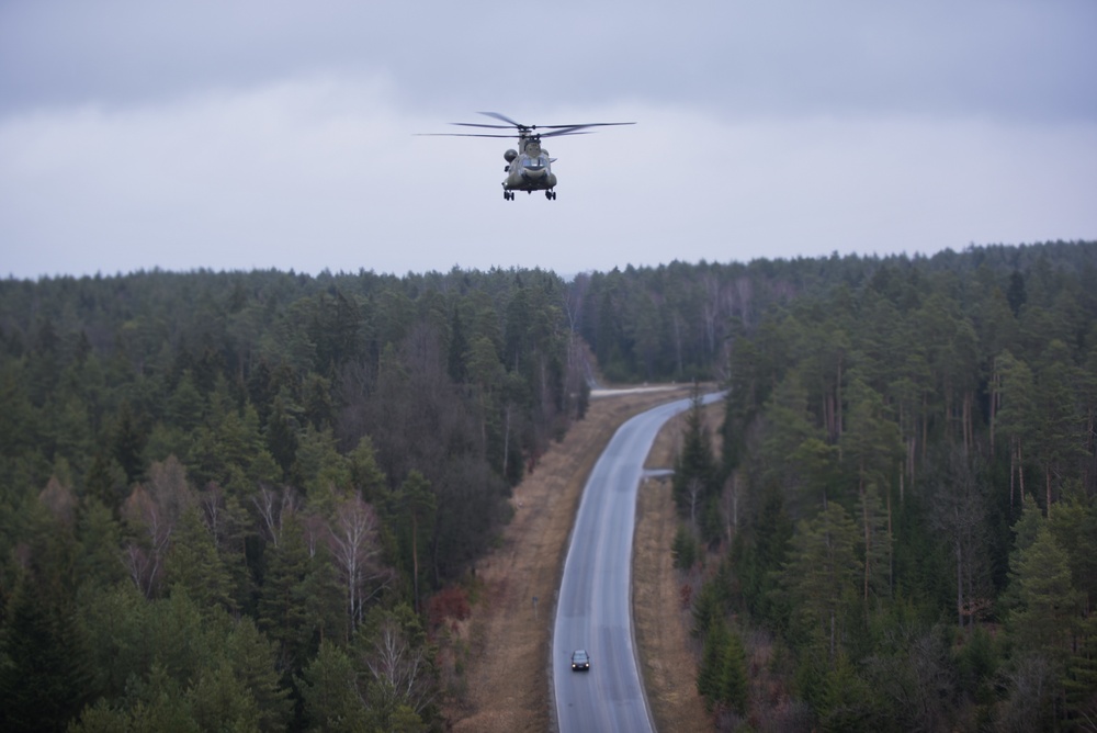 1-3ARB Conducts Air Assault Training with 173rd Airborne