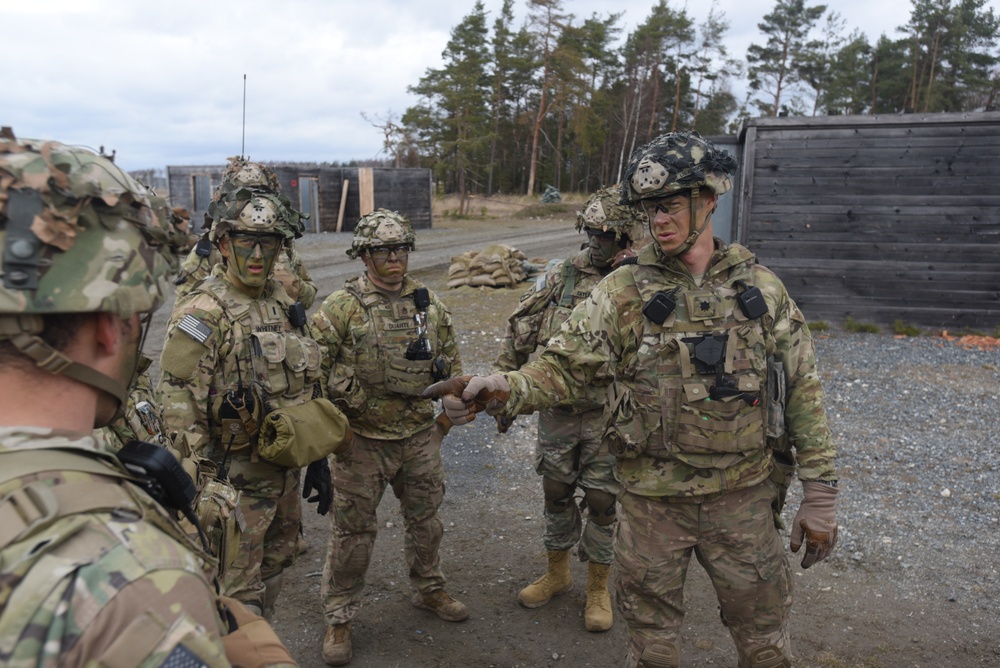 1-3ARB Conduct Air Assault Operation with 173rd Airborne