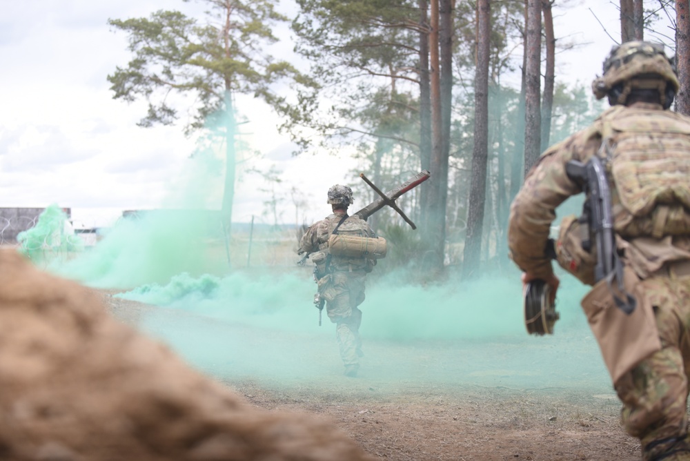 1-3ARB Conduct Air Assault Operation with 173rd Airborne