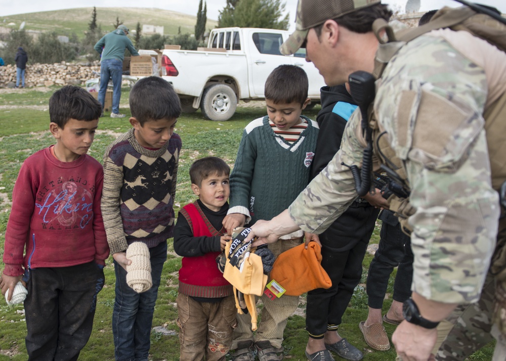 Airmen hold clothing drive for displaced locals