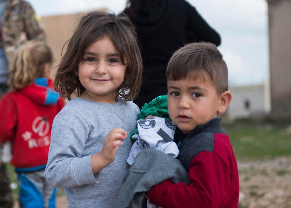 Airmen hold clothing drive for displaced locals