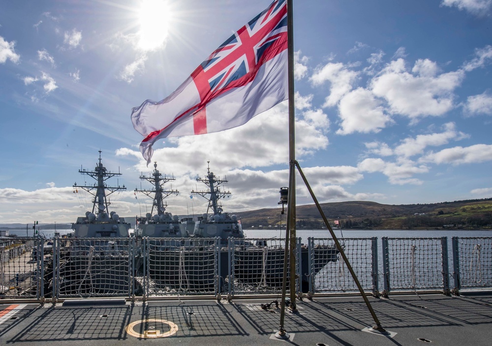 USS Carney (DDG 64)