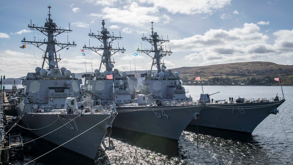 USS Carney (DDG 64)