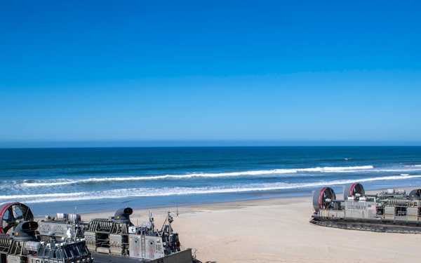 Assault Craft Unit 5 Landing Craft Air Cushion Operations