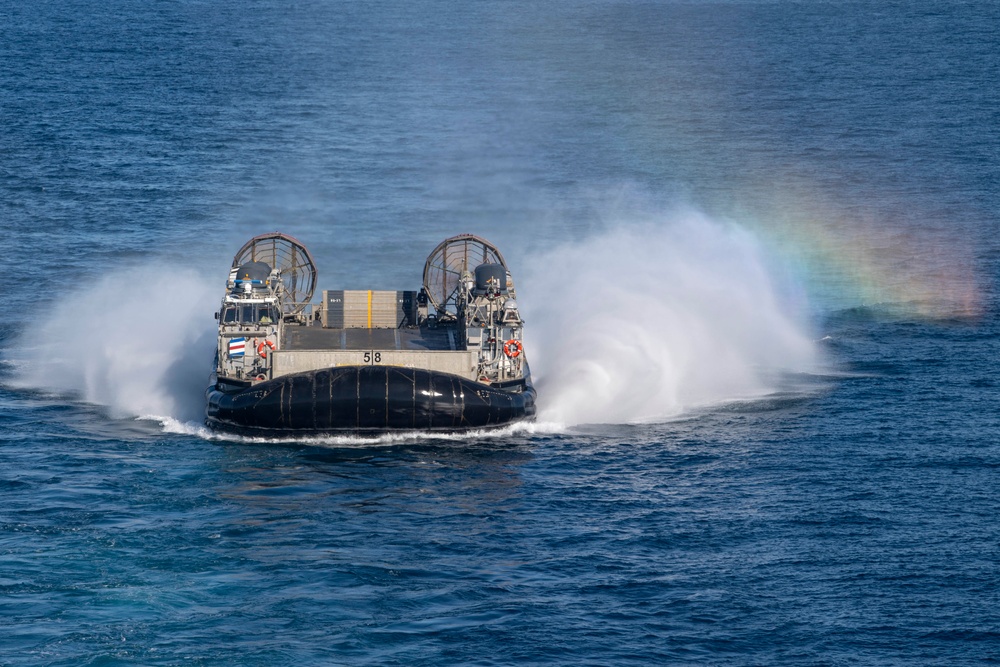 Assault Craft Unit 5 Landing Craft Air Cushion Operations