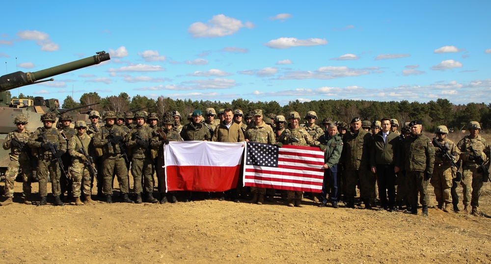 Polish Minister of Defense visits 2ABCT