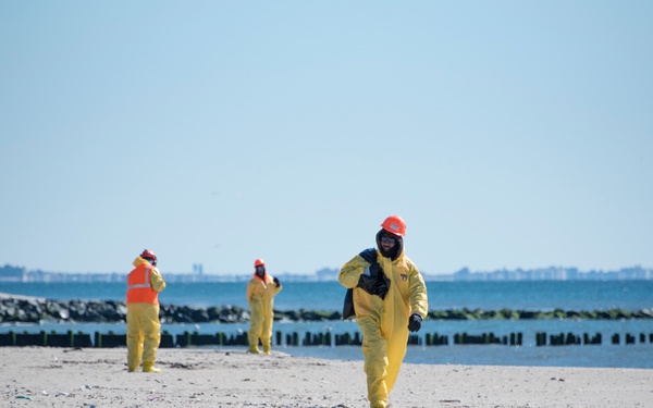 Goethals oil spill shore cleanup of New York beaches