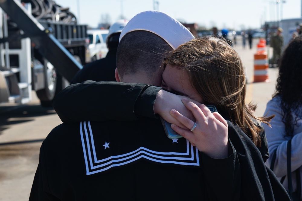 USS Mason (DDG-87) Departs Norfolk