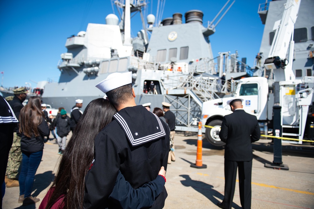 USS Mason (DDG-87) Departs Norfolk